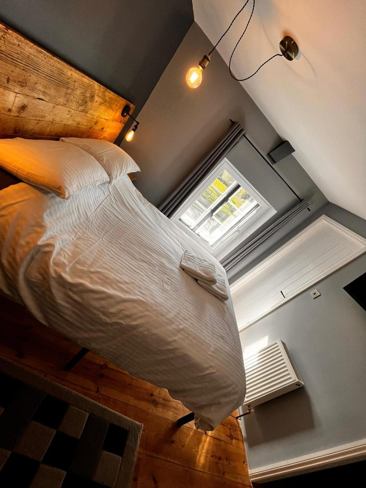 Old Manor House Bed & Breakfast Axbridge Bagian luar foto