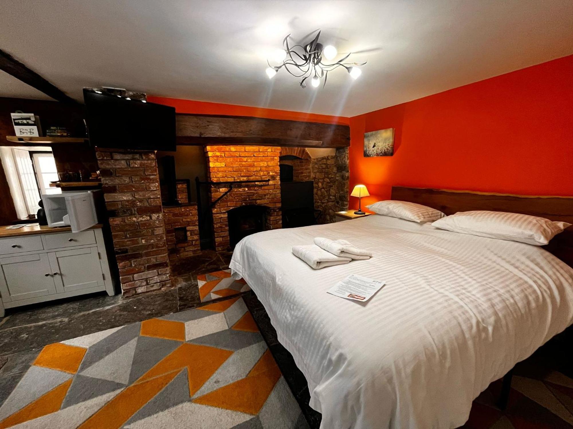 Old Manor House Bed & Breakfast Axbridge Bagian luar foto