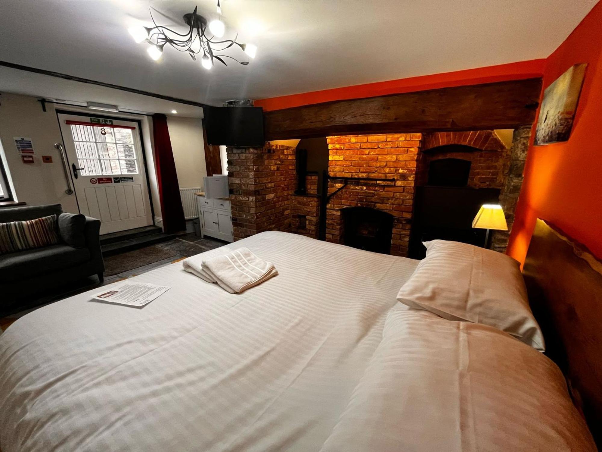 Old Manor House Bed & Breakfast Axbridge Bagian luar foto