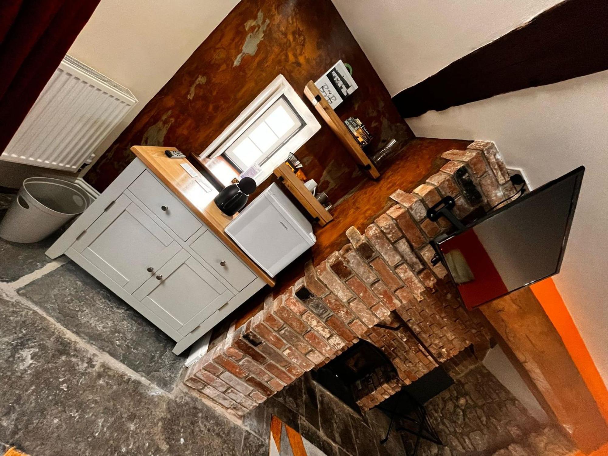 Old Manor House Bed & Breakfast Axbridge Bagian luar foto
