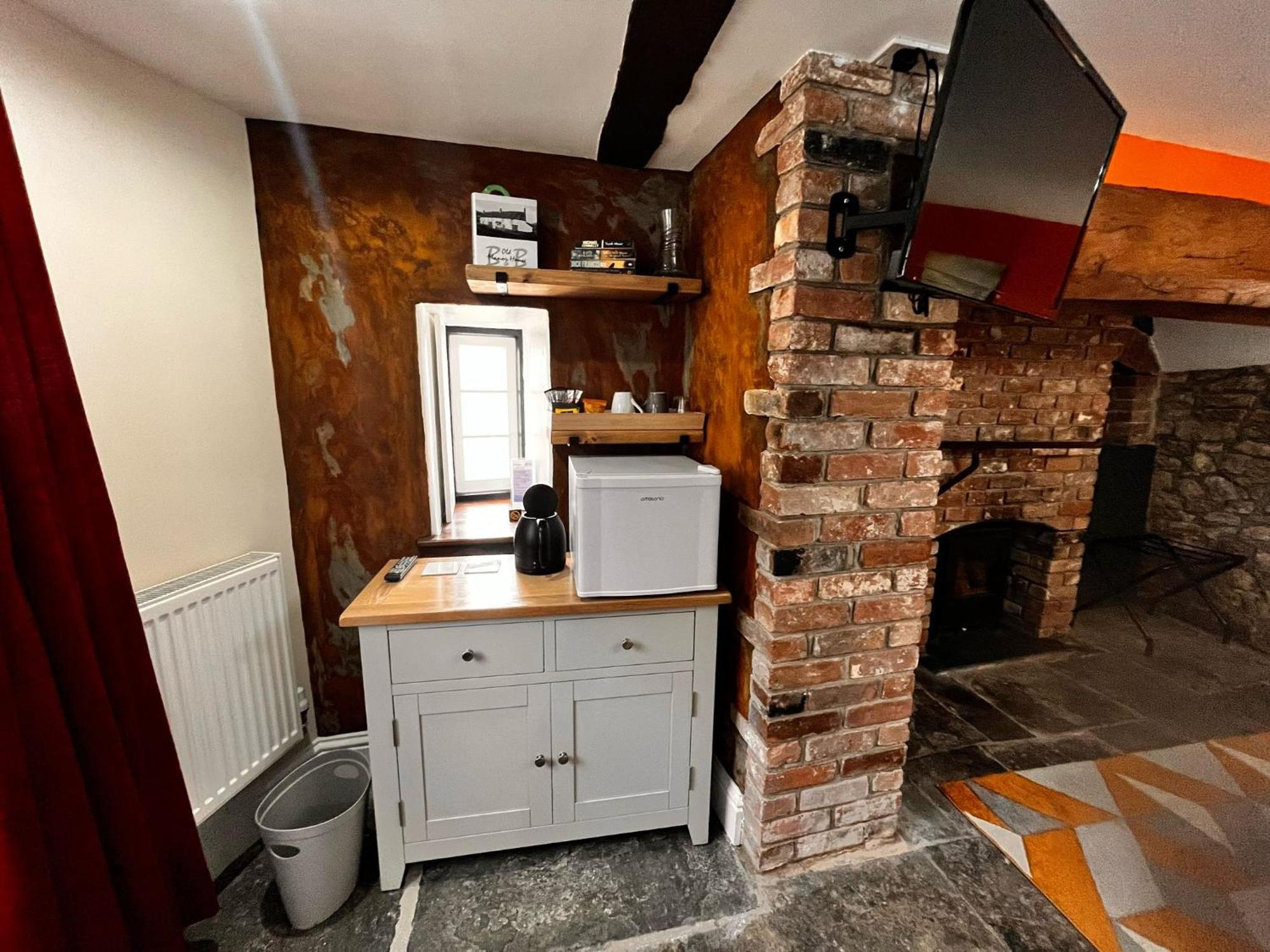 Old Manor House Bed & Breakfast Axbridge Bagian luar foto