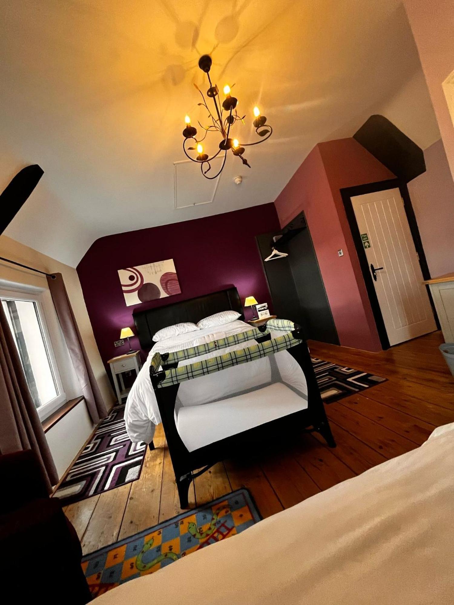 Old Manor House Bed & Breakfast Axbridge Bagian luar foto