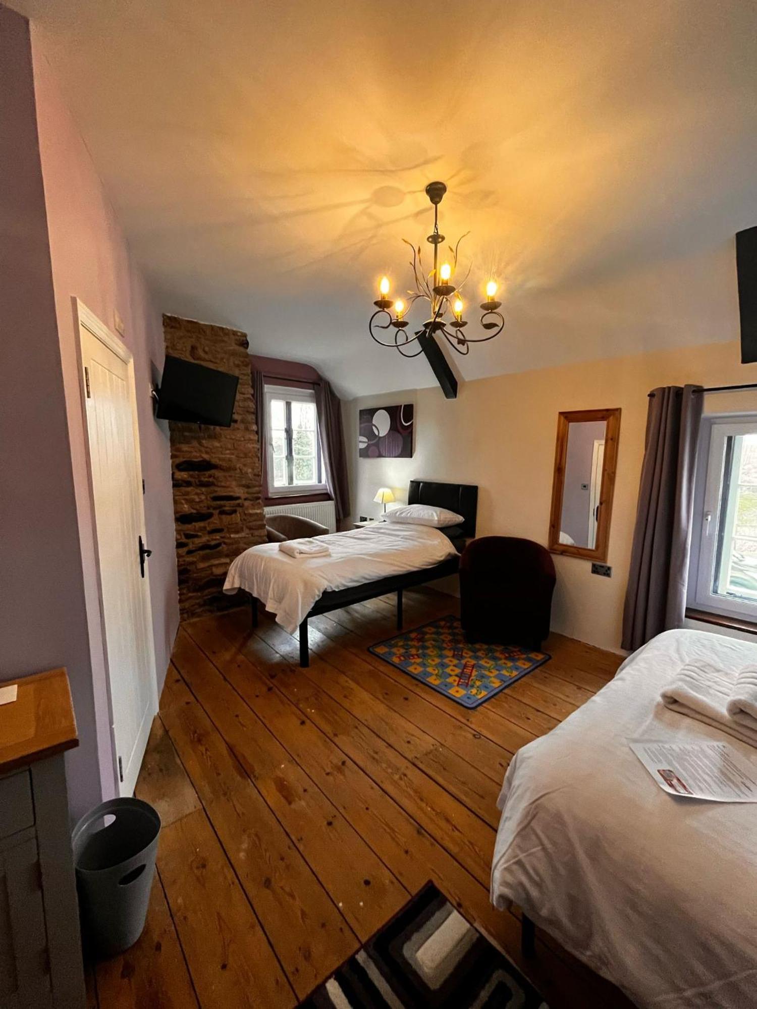 Old Manor House Bed & Breakfast Axbridge Bagian luar foto