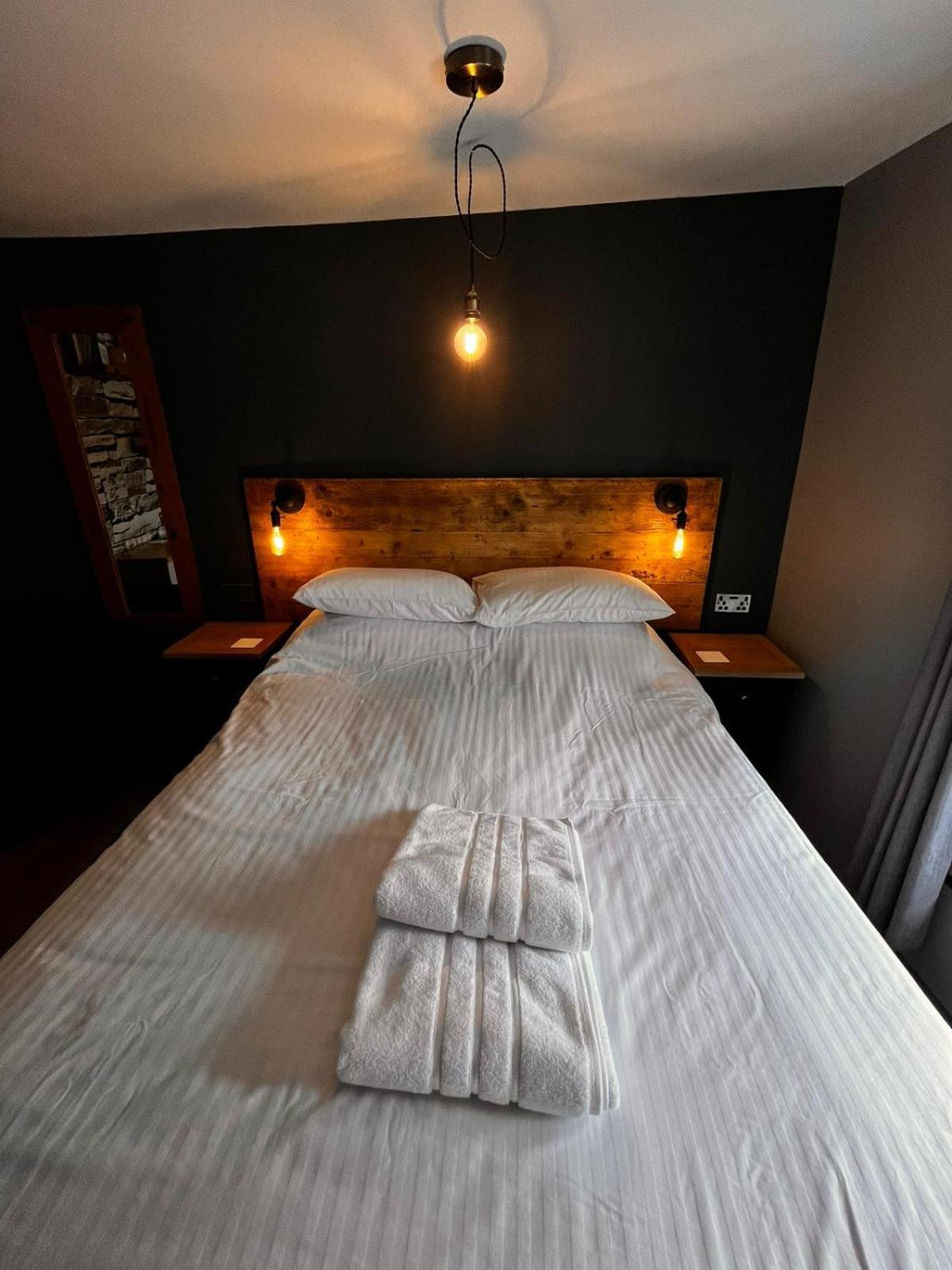 Old Manor House Bed & Breakfast Axbridge Bagian luar foto