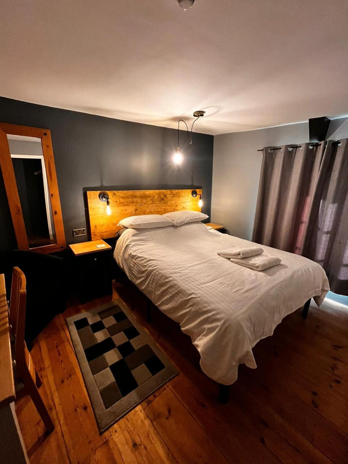 Old Manor House Bed & Breakfast Axbridge Bagian luar foto