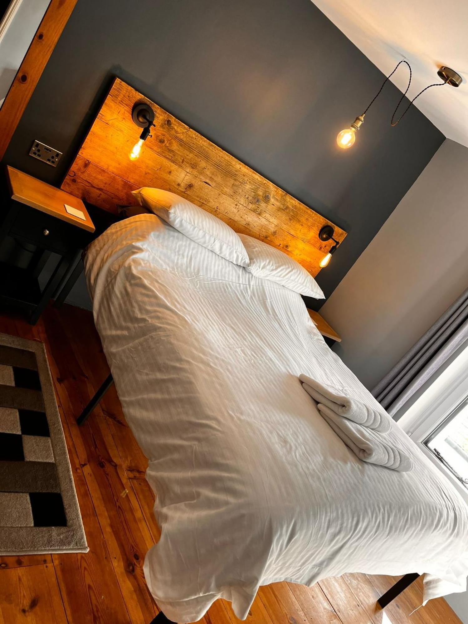 Old Manor House Bed & Breakfast Axbridge Bagian luar foto