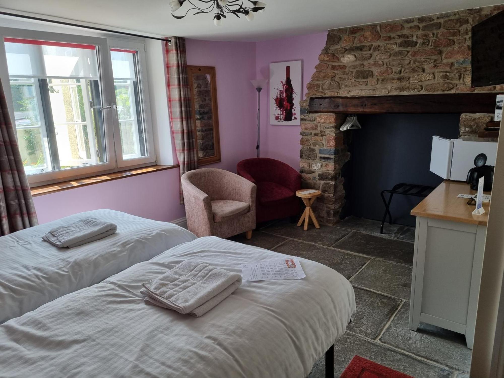 Old Manor House Bed & Breakfast Axbridge Bagian luar foto