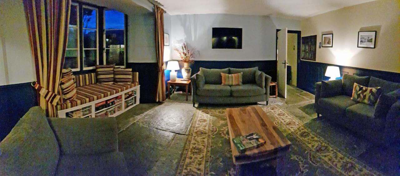 Old Manor House Bed & Breakfast Axbridge Bagian luar foto